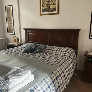 Alloggio in famiglia Il Giardino Di Emilia - Intero In Con Giardino Privato E Piscina Estiva